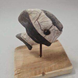 poisson scalaire raku rayé noir et blanc