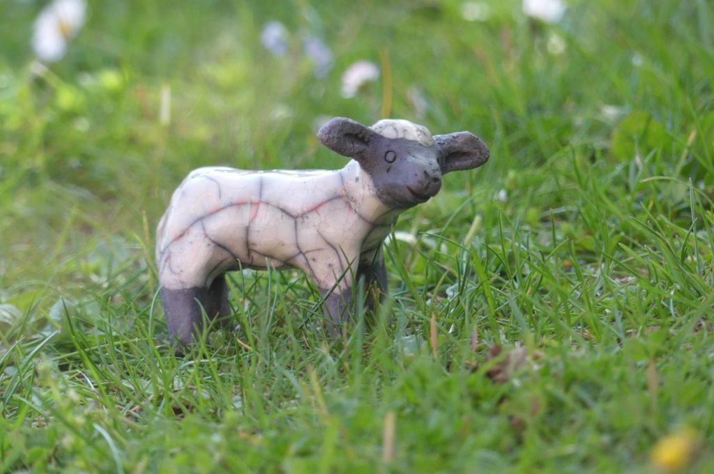 agneau prés salé en raku - statuelle et terre cuite