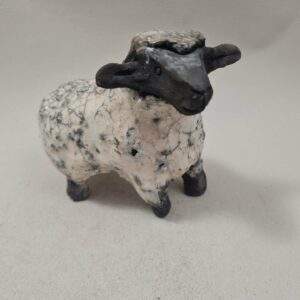Mouton en raku. statuette.