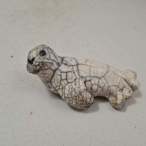 Figurine de phoque en raku   "coucou"