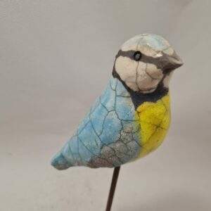 Idée pour décorer le jardin : Mésange bleue en raku
