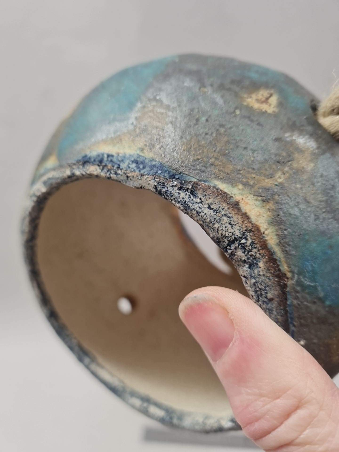 Mangeoire tons marron et turquoise pour nourrir et observer les mésanges - résistante au gel – Image 7