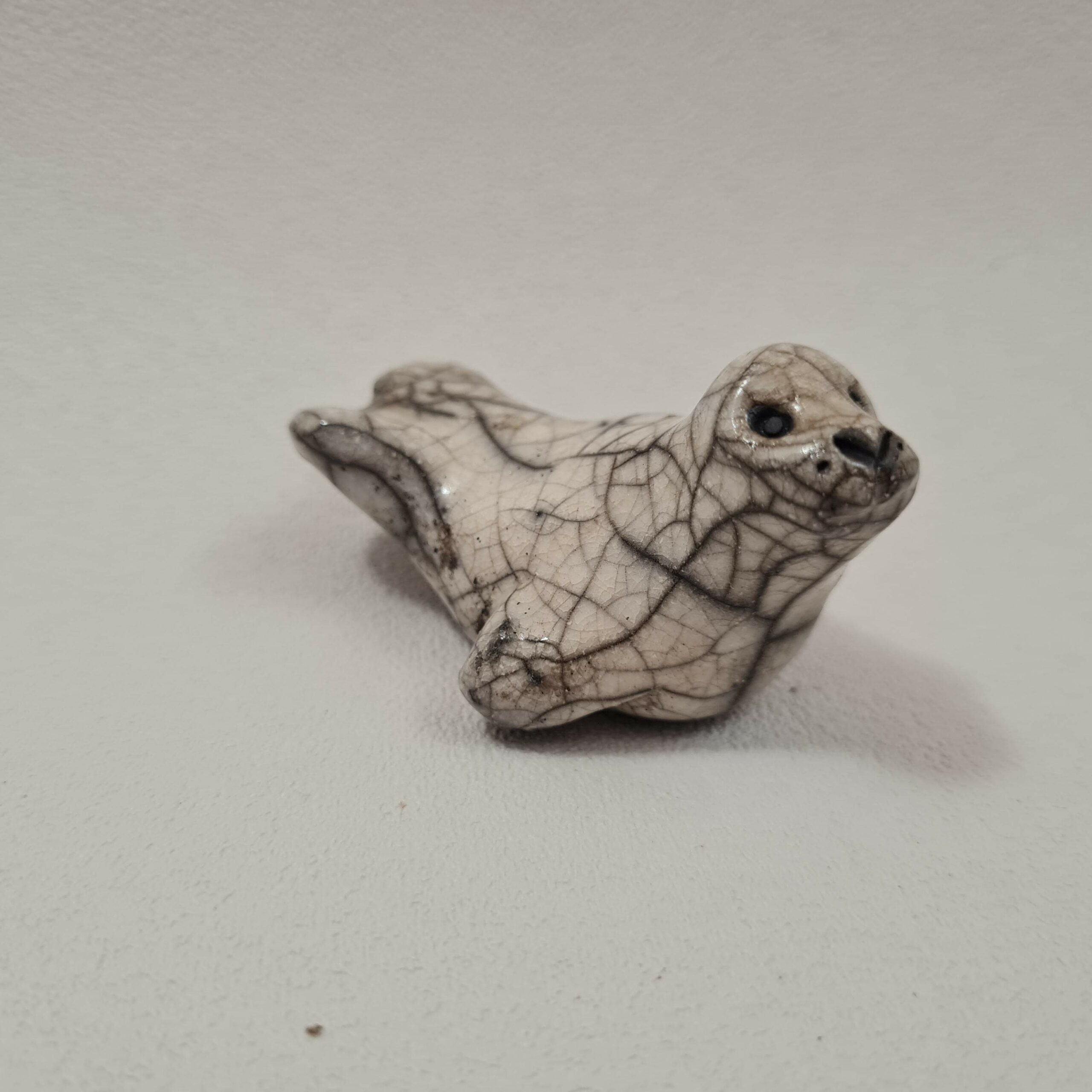 Miniature de Phoque en céramique Raku