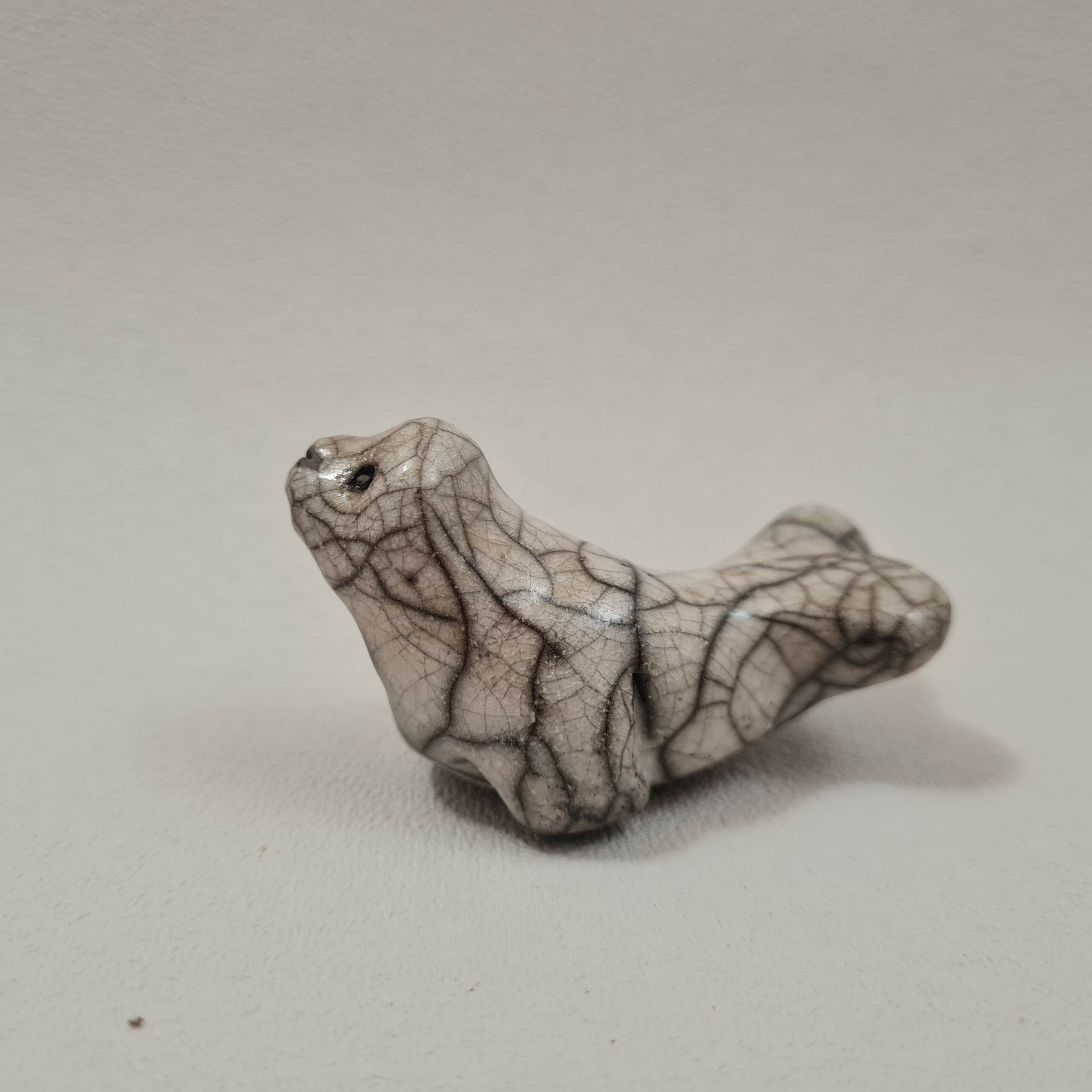 Miniature de Phoque en céramique Raku