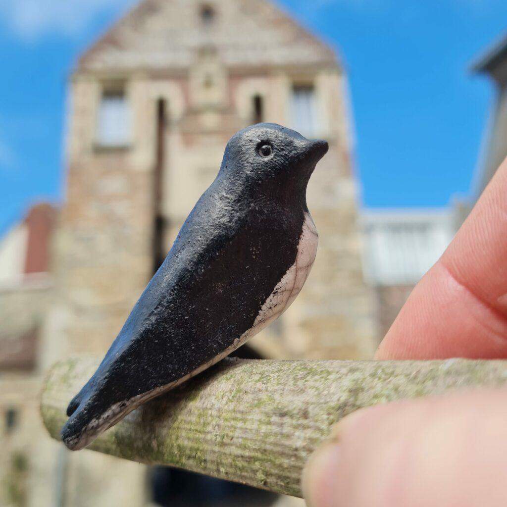 hirondelle noirci avec l'encre de chine