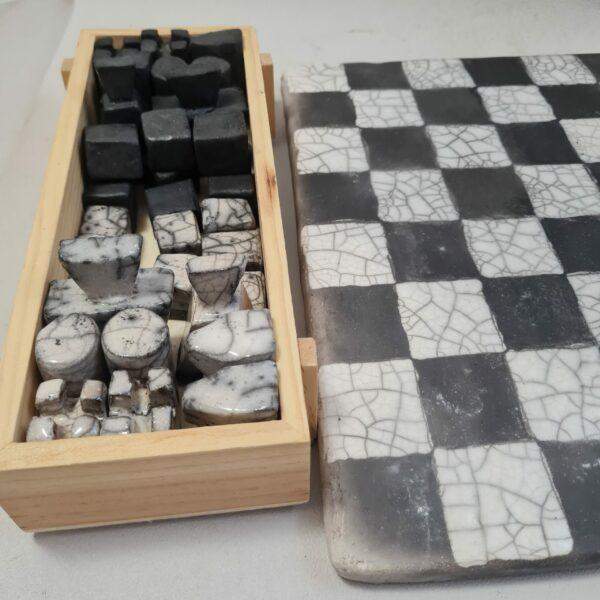 Jeu d’échecs en céramique raku – Une œuvre artisanale unique – Image 2