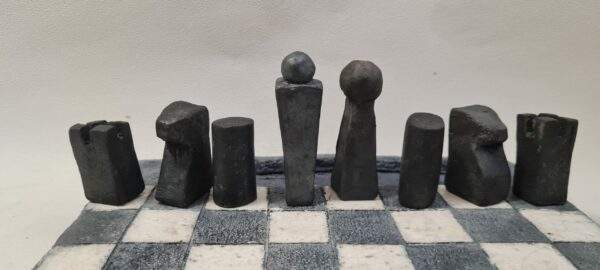 Jeu d’échecs, plateau et pièces en céramique raku – Image 10