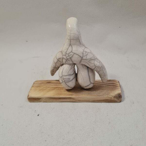 Clitoris - Sculpture en céramique Raku – Image 4