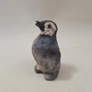Manchot empereur bébé figurine en céramique raku – sculpture artisanale