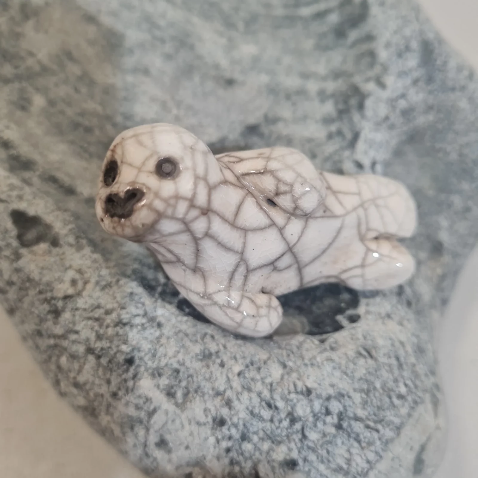 Phoque en céramique Raku - petite figurine