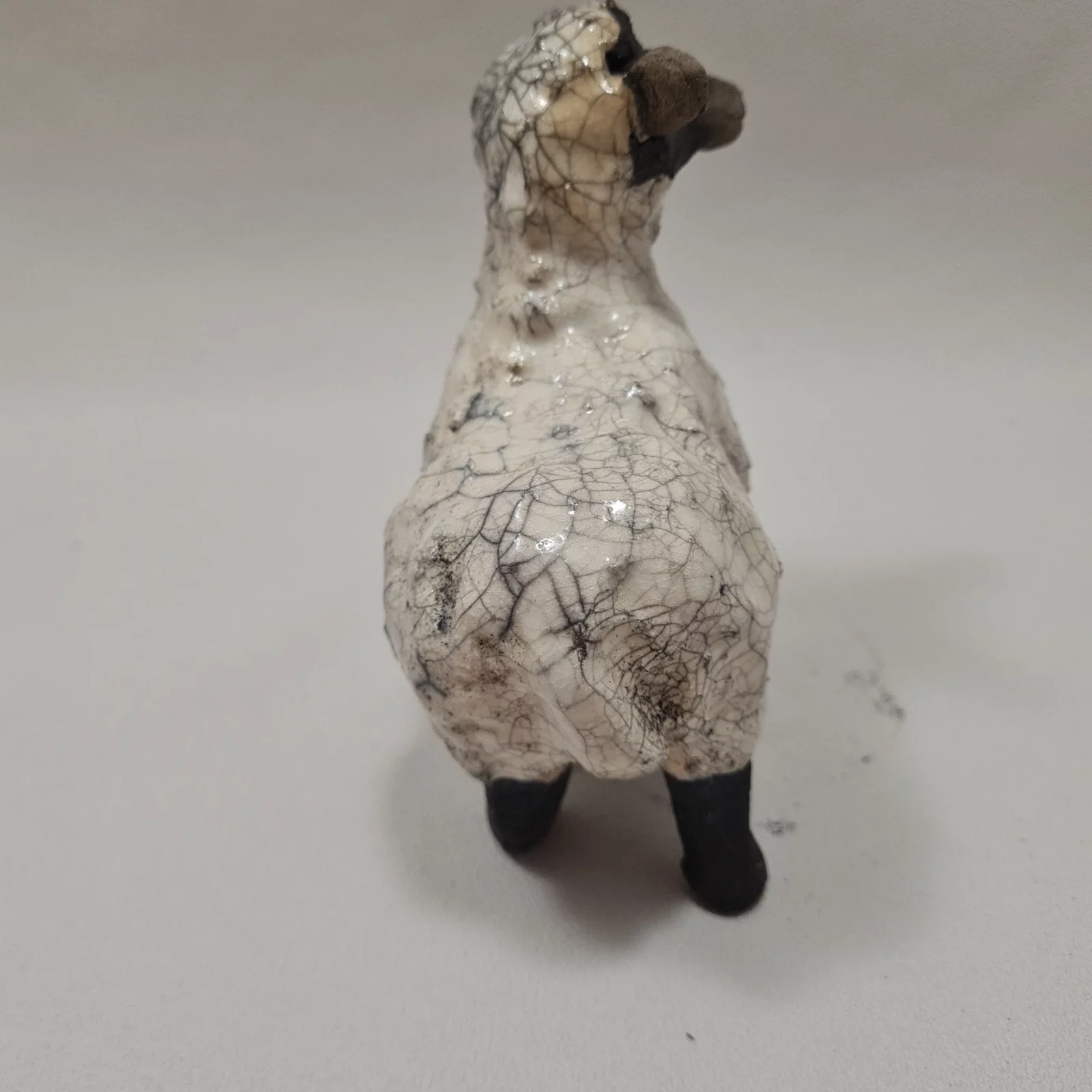 Brebis en raku. statuette. – Image 6