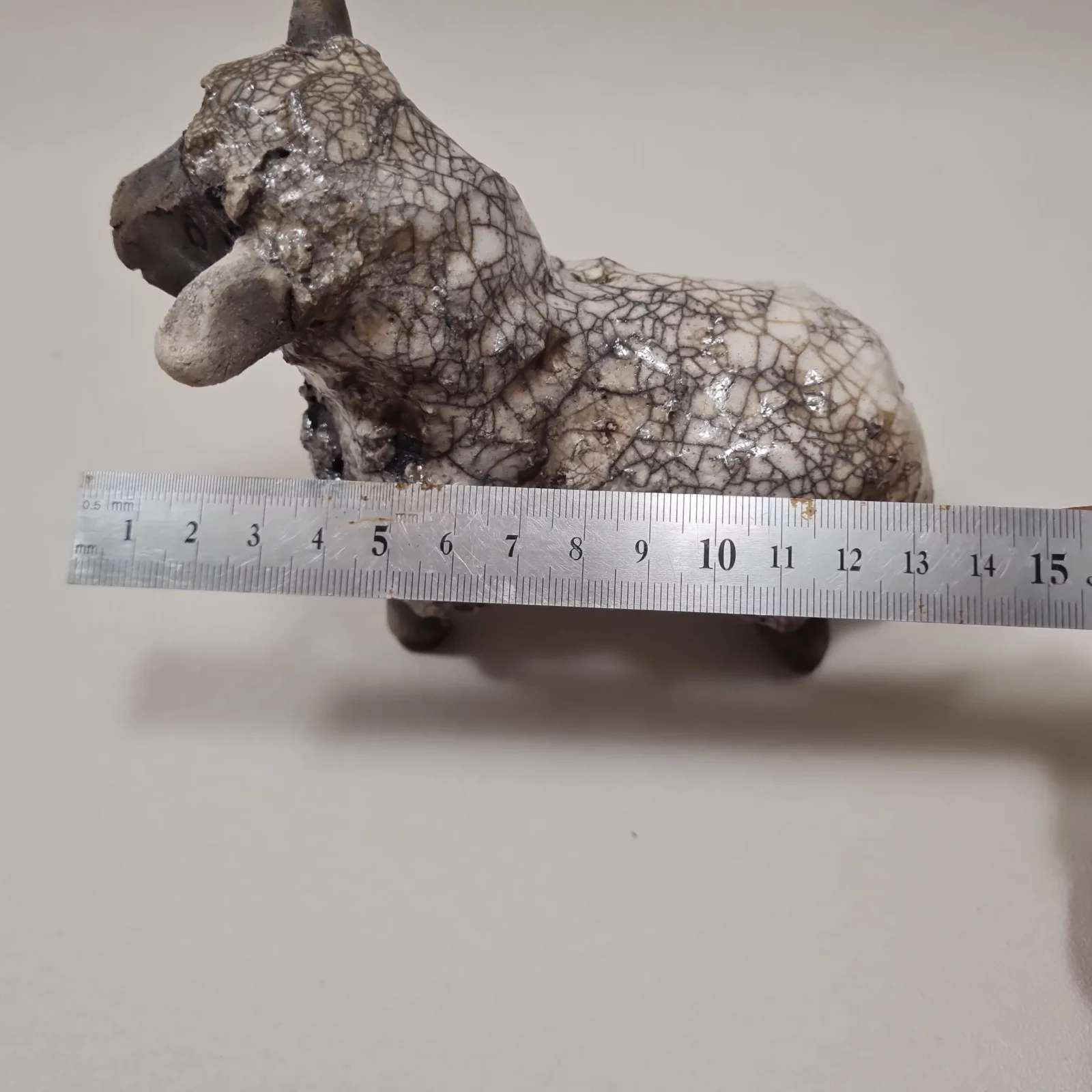 Sculpture de Mouton en céramique raku. – Image 6