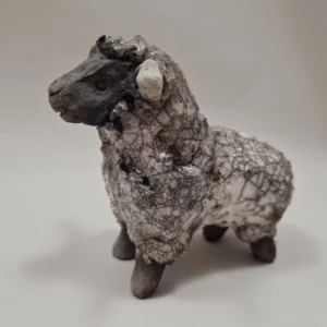 Sculpture de Mouton en céramique raku.