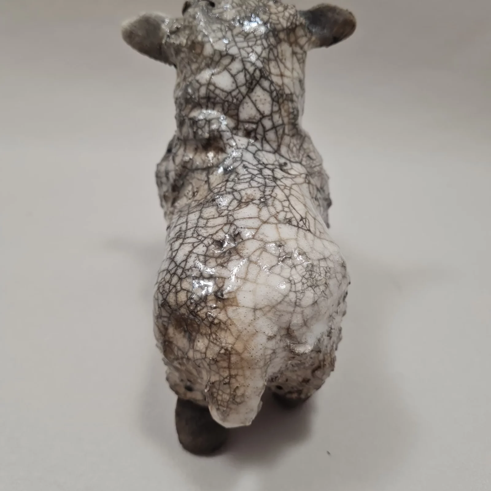 Sculpture de Mouton en céramique raku. – Image 5
