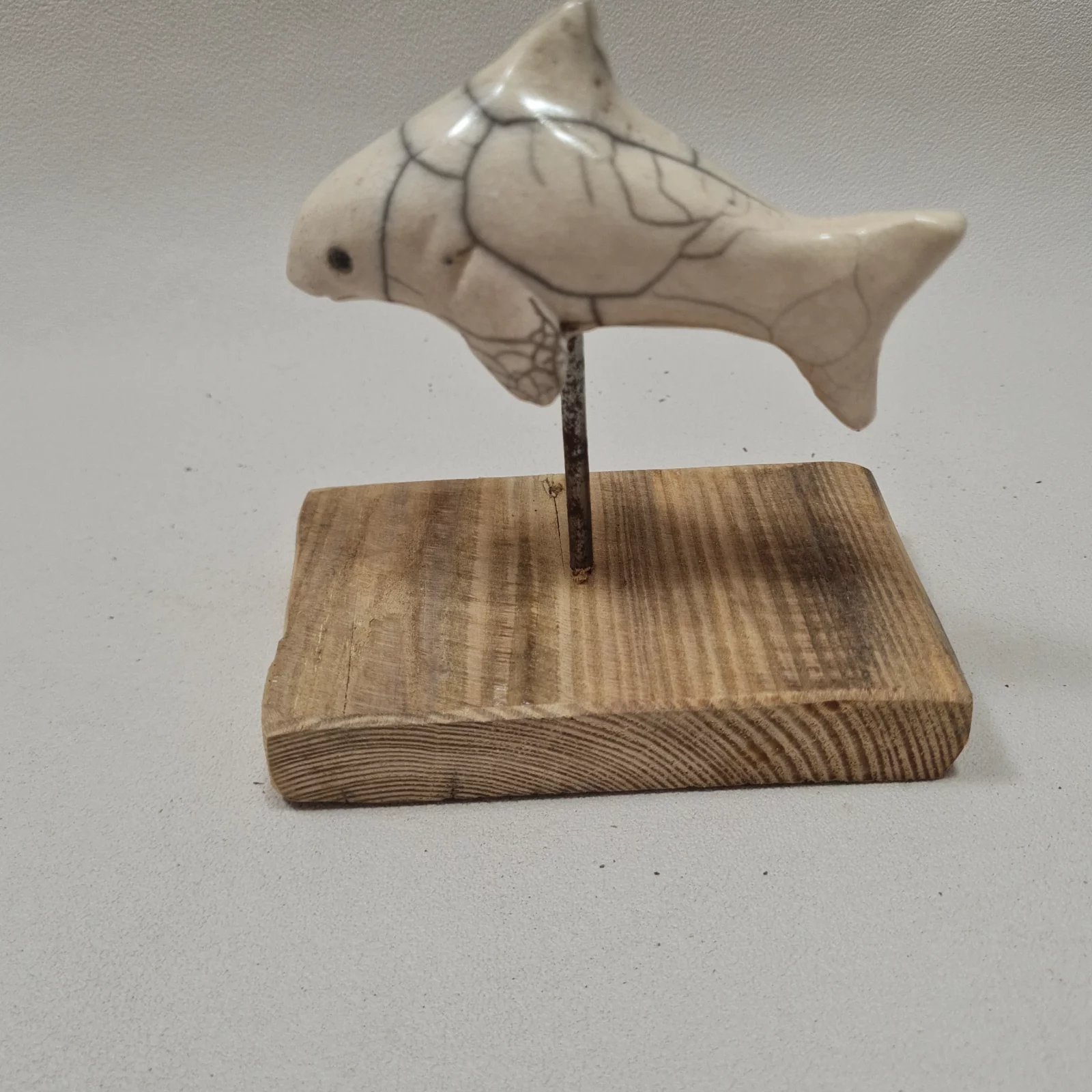 Requin blanc céramique raku – Image 3