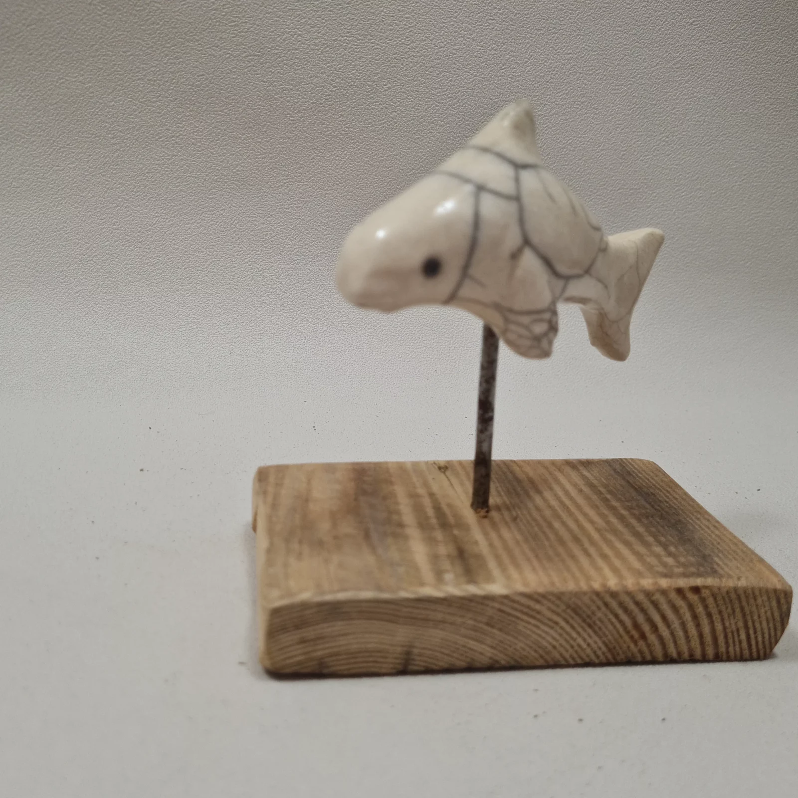 Requin blanc céramique raku – Image 2